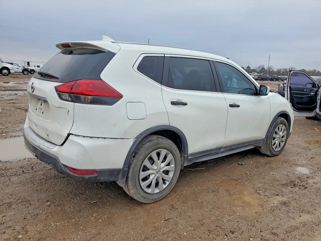 2018 Nissan Rogue S - Фото 3