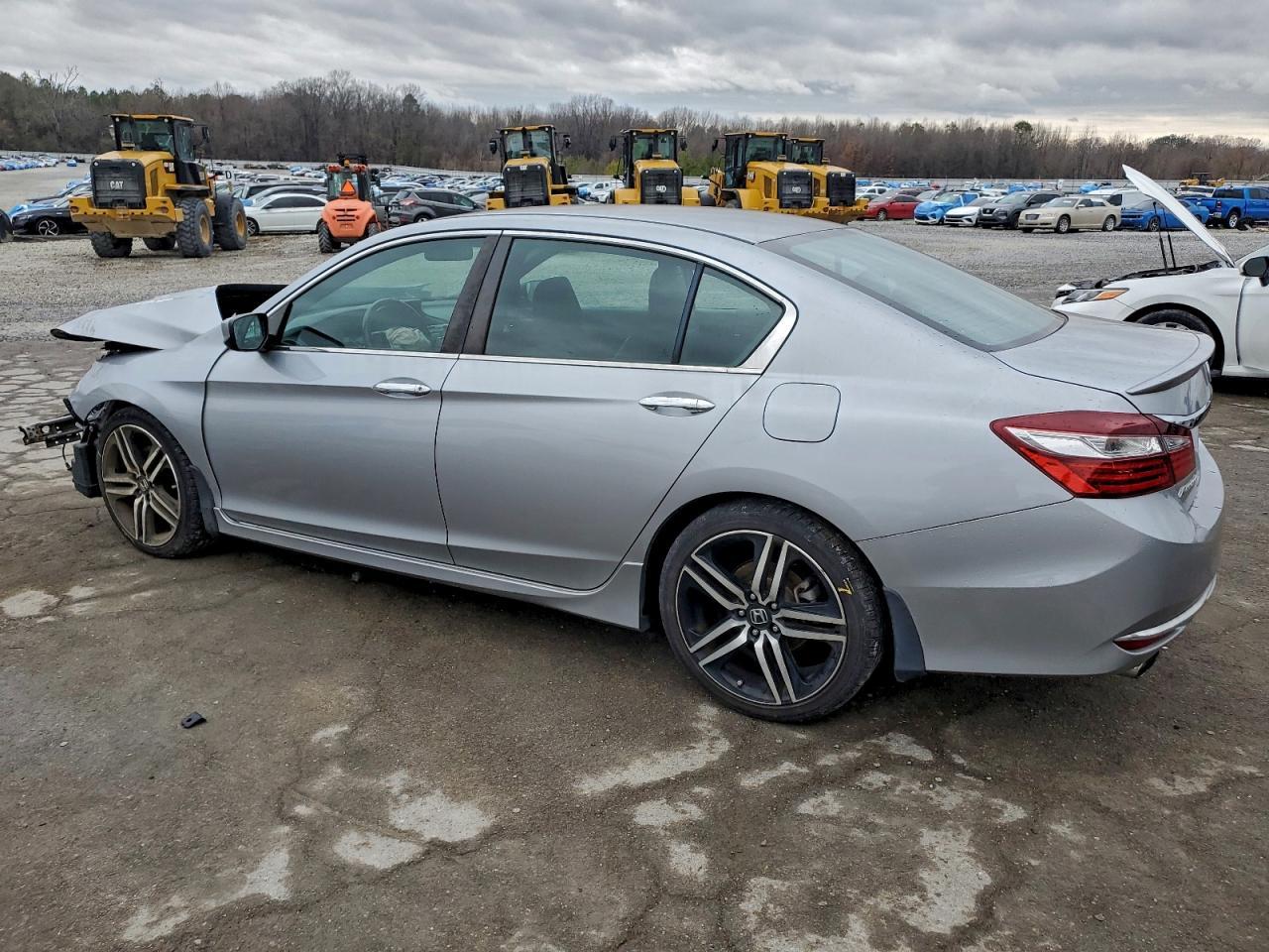 2016 Honda Accord Sport - Image 2