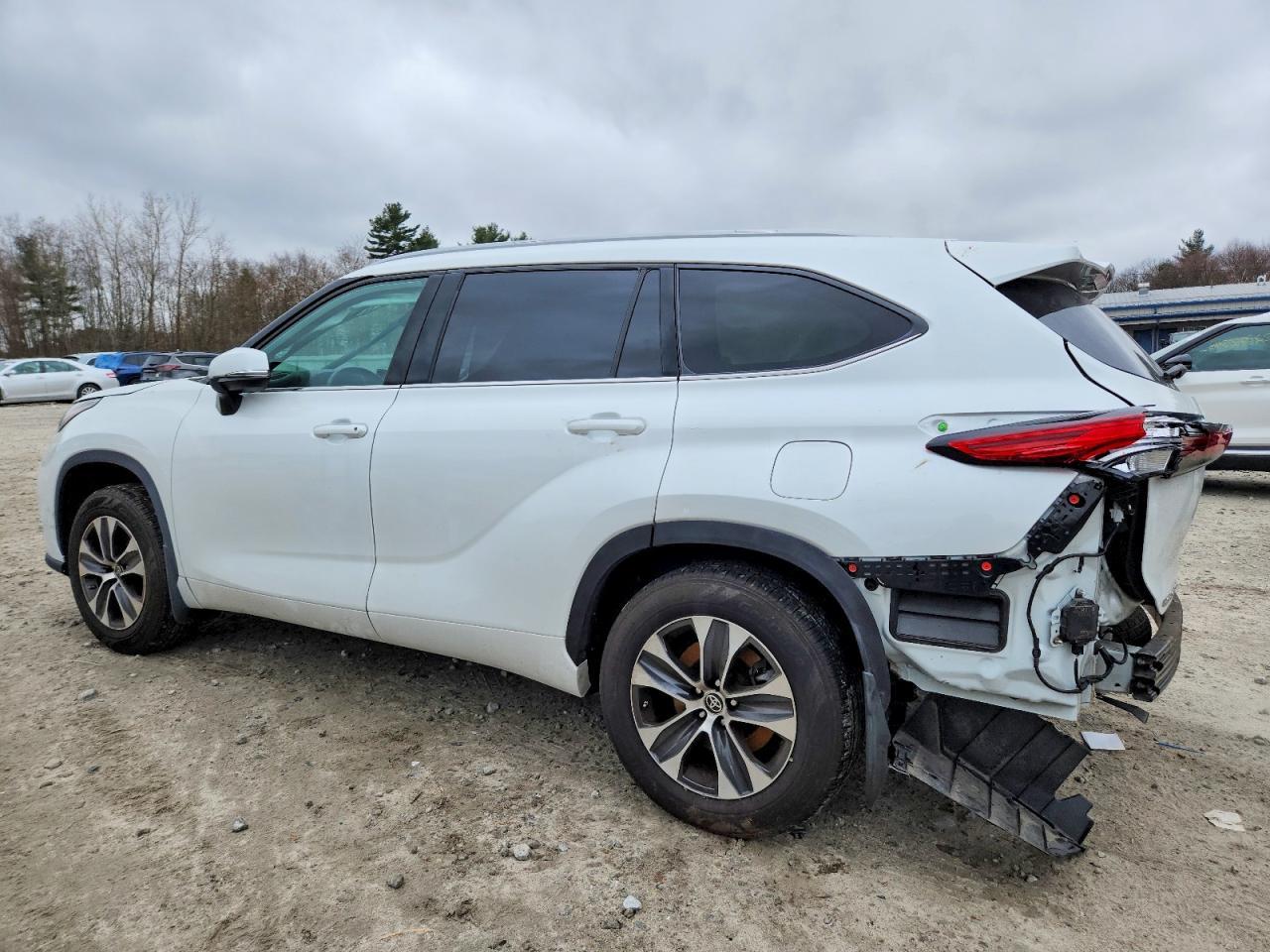 2022 Toyota Highlander Xle - Фото 2