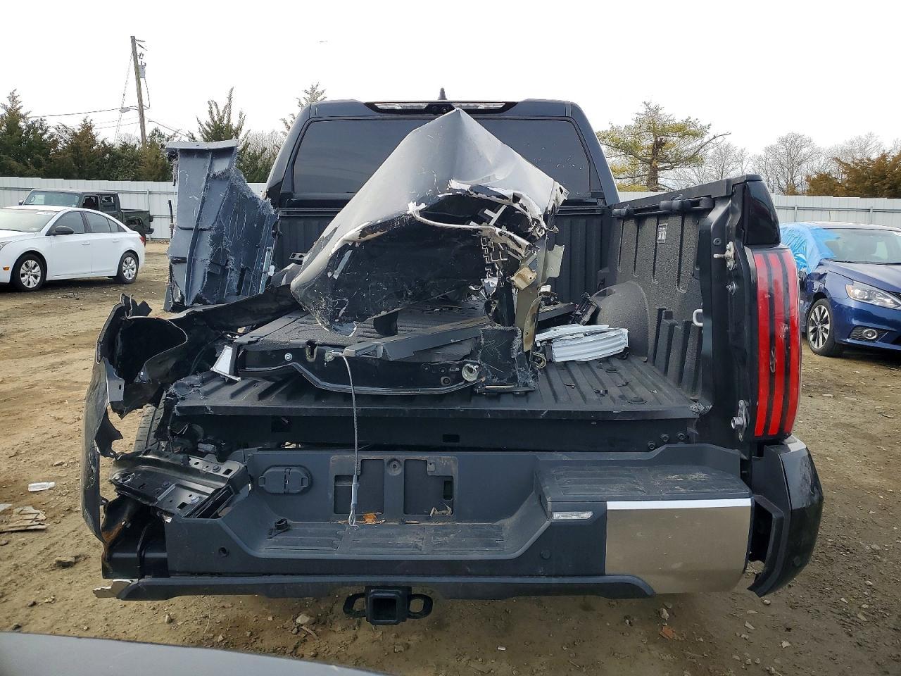 2023 Toyota Tundra Crewmax Limited - Image 6