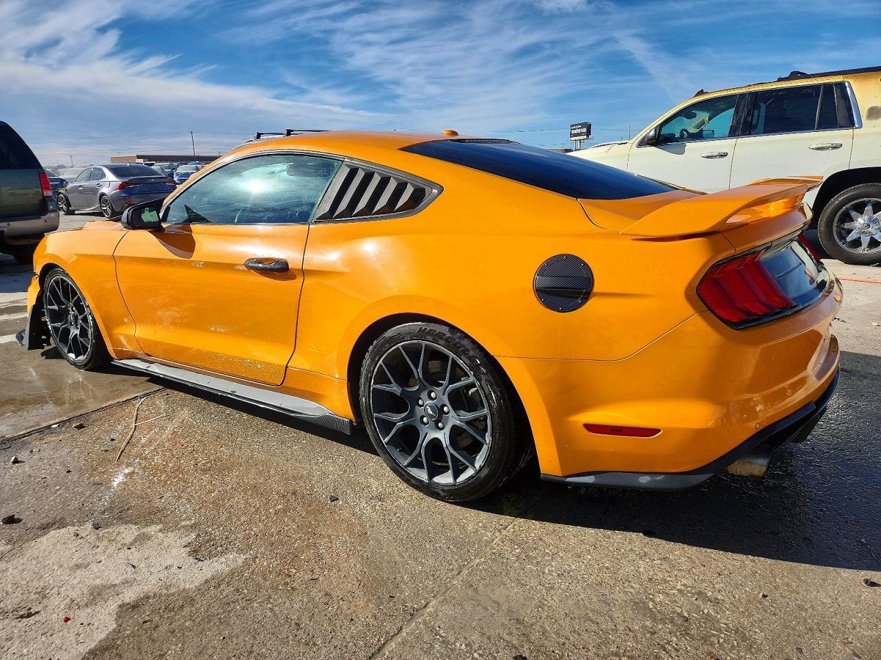 2018 Ford Mustang - Фото 2