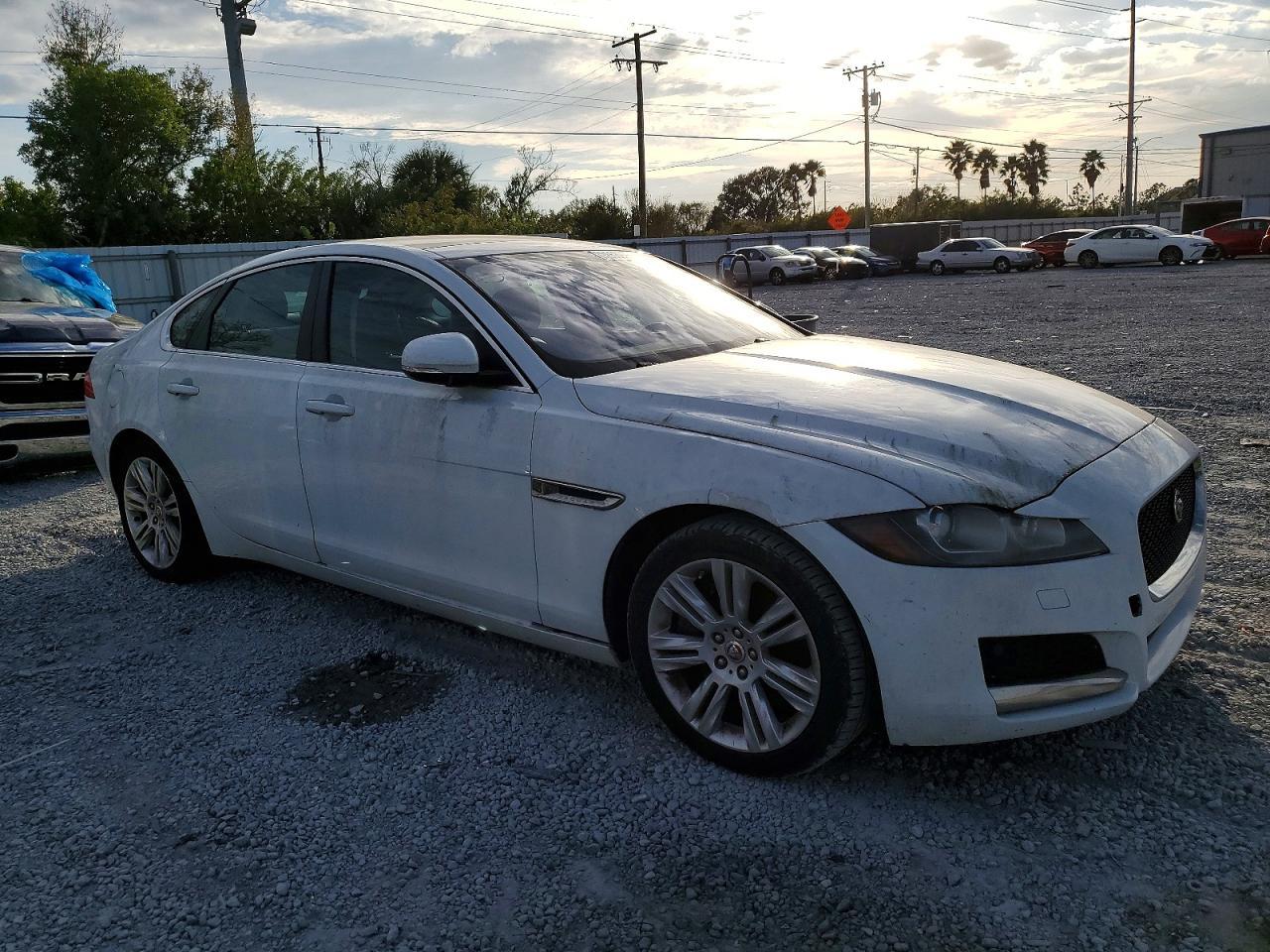 2017 Jaguar Xf - Фото 4