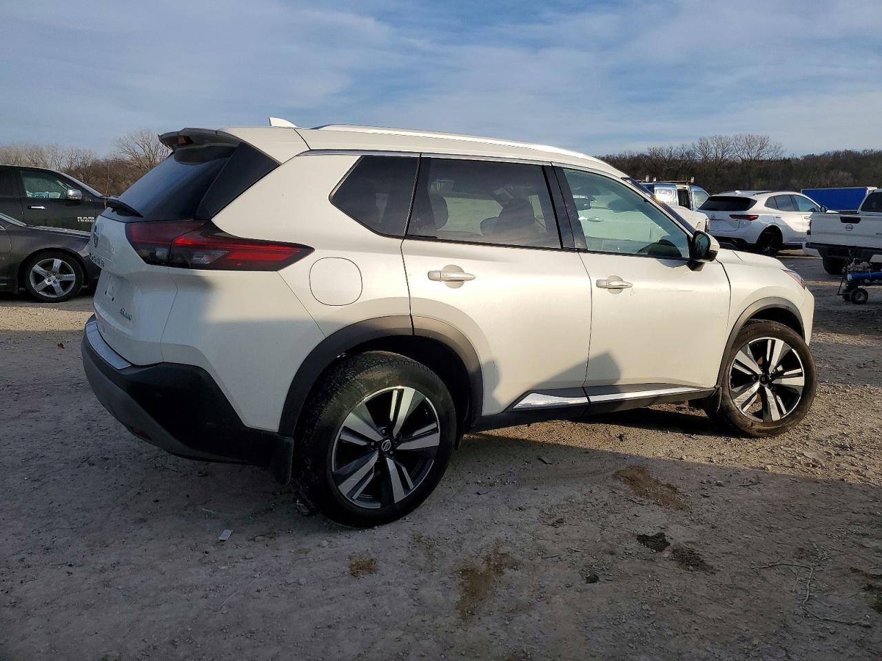 2021 Nissan Rogue Sl - Image 3