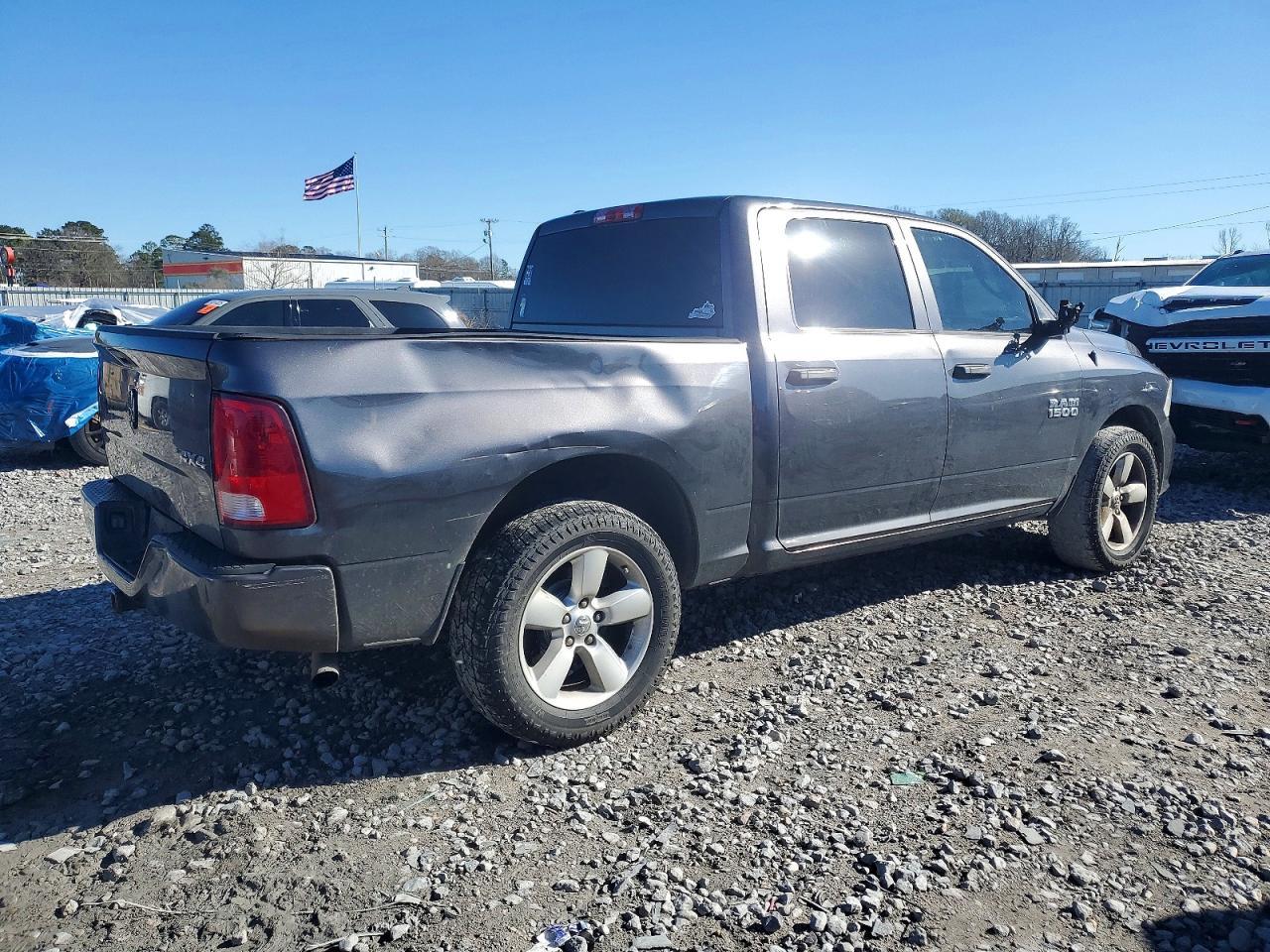2015 Ram 1500 St - Image 3
