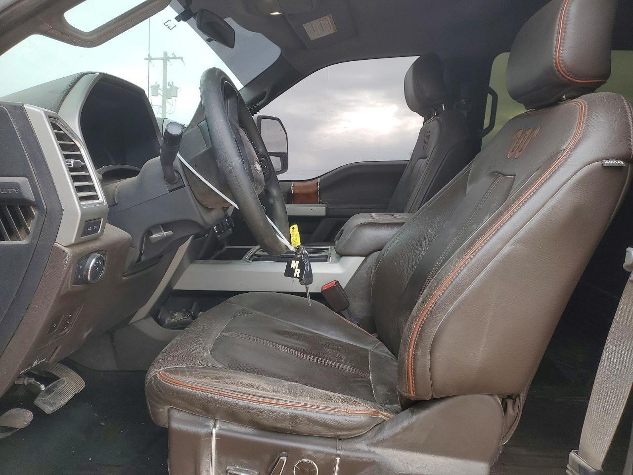 2017 Ford F350 - Image 7