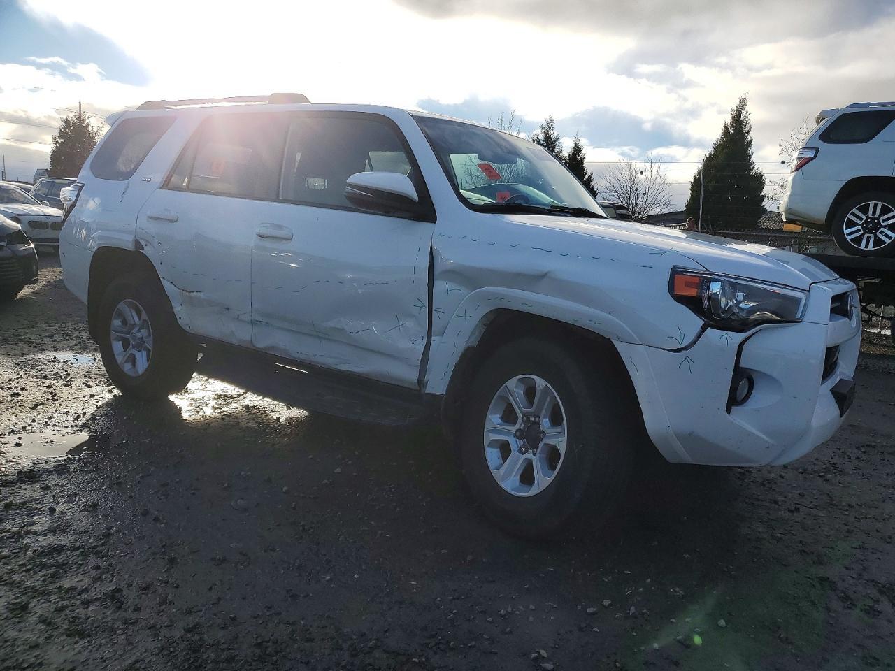2020 Toyota 4Runner Sr5/Sr5 Premium - Image 4