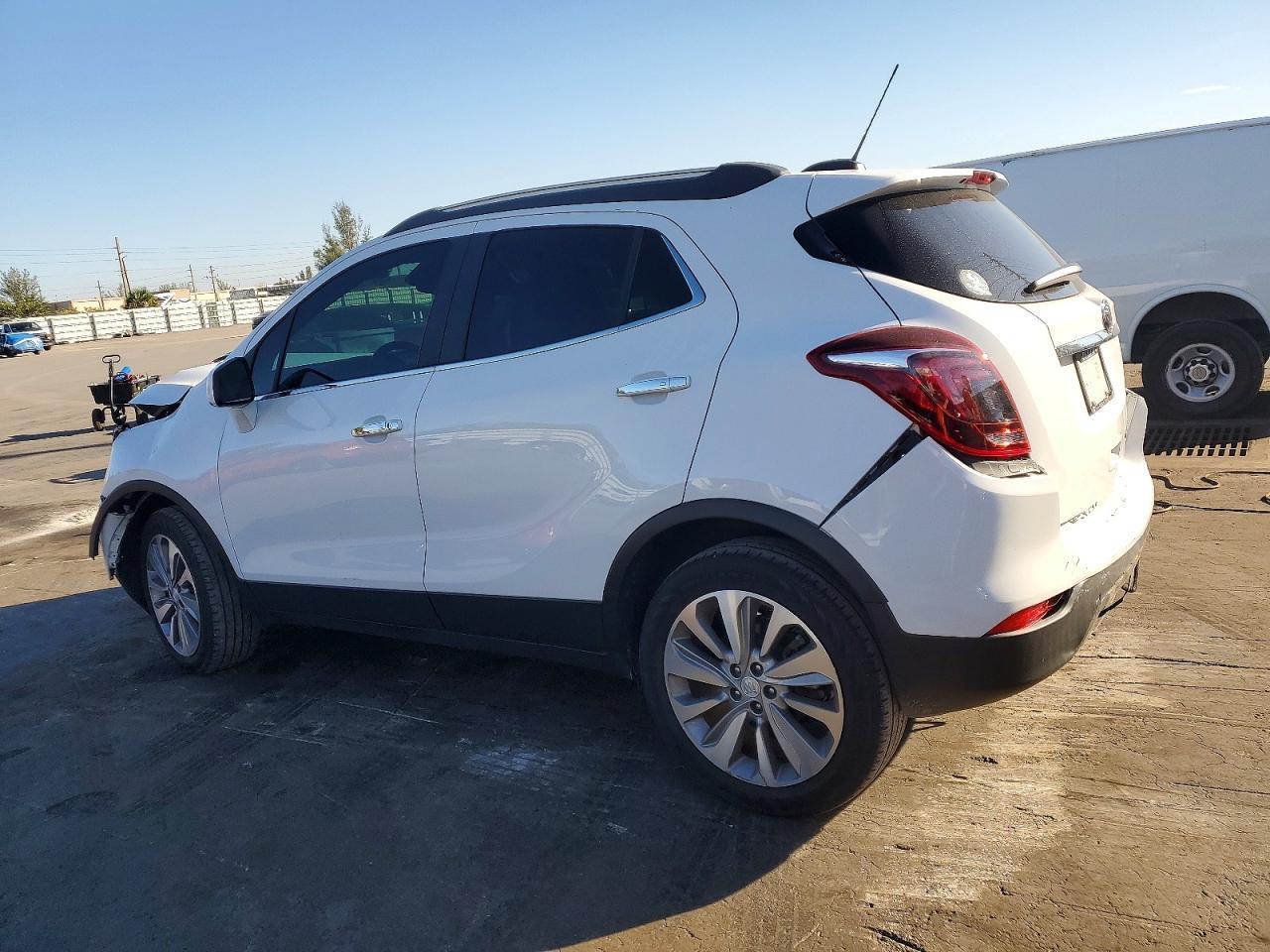 2020 Buick Encore Preferred - Фото 2