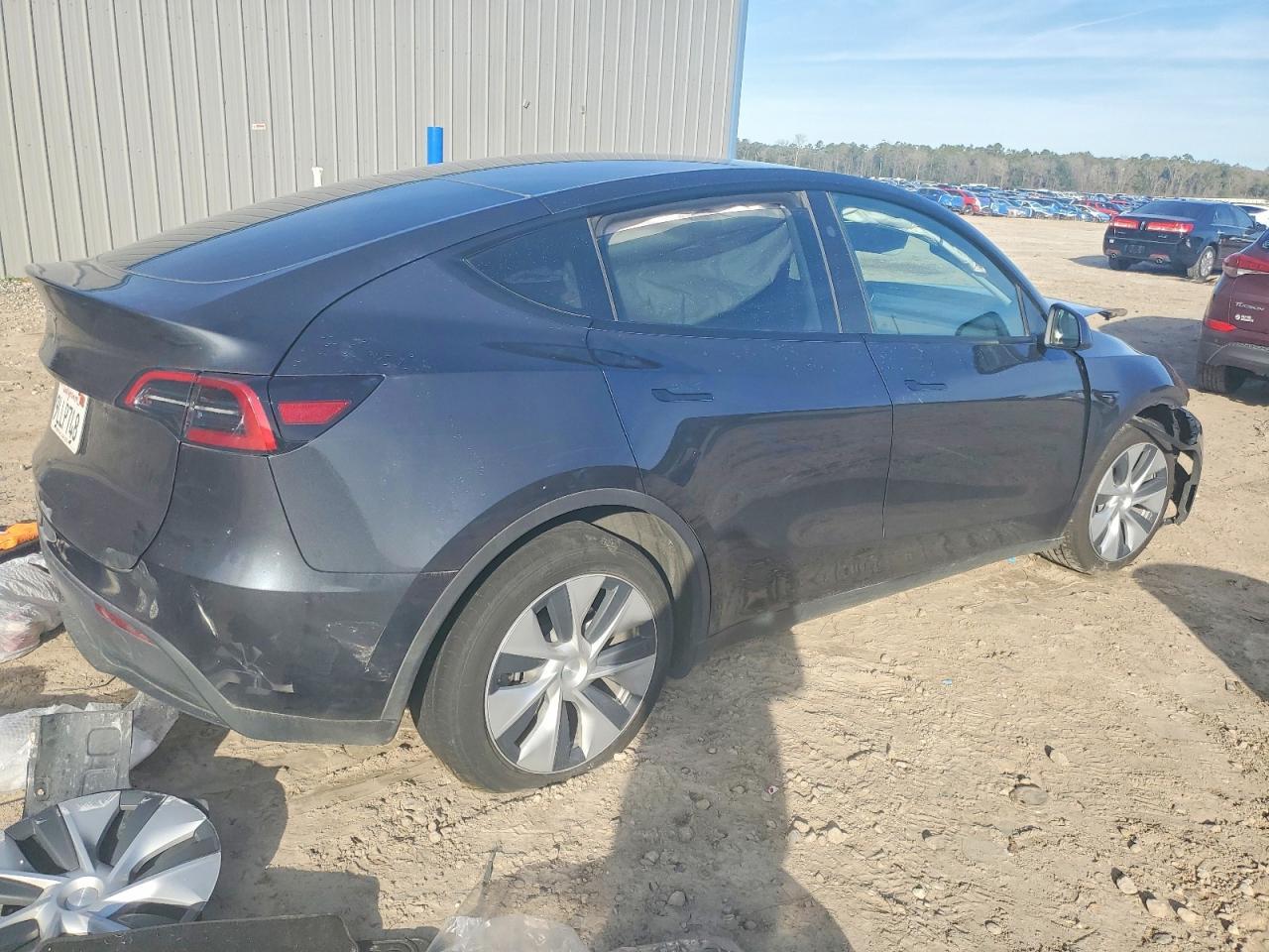 2024 Tesla Model Y - Фото 3