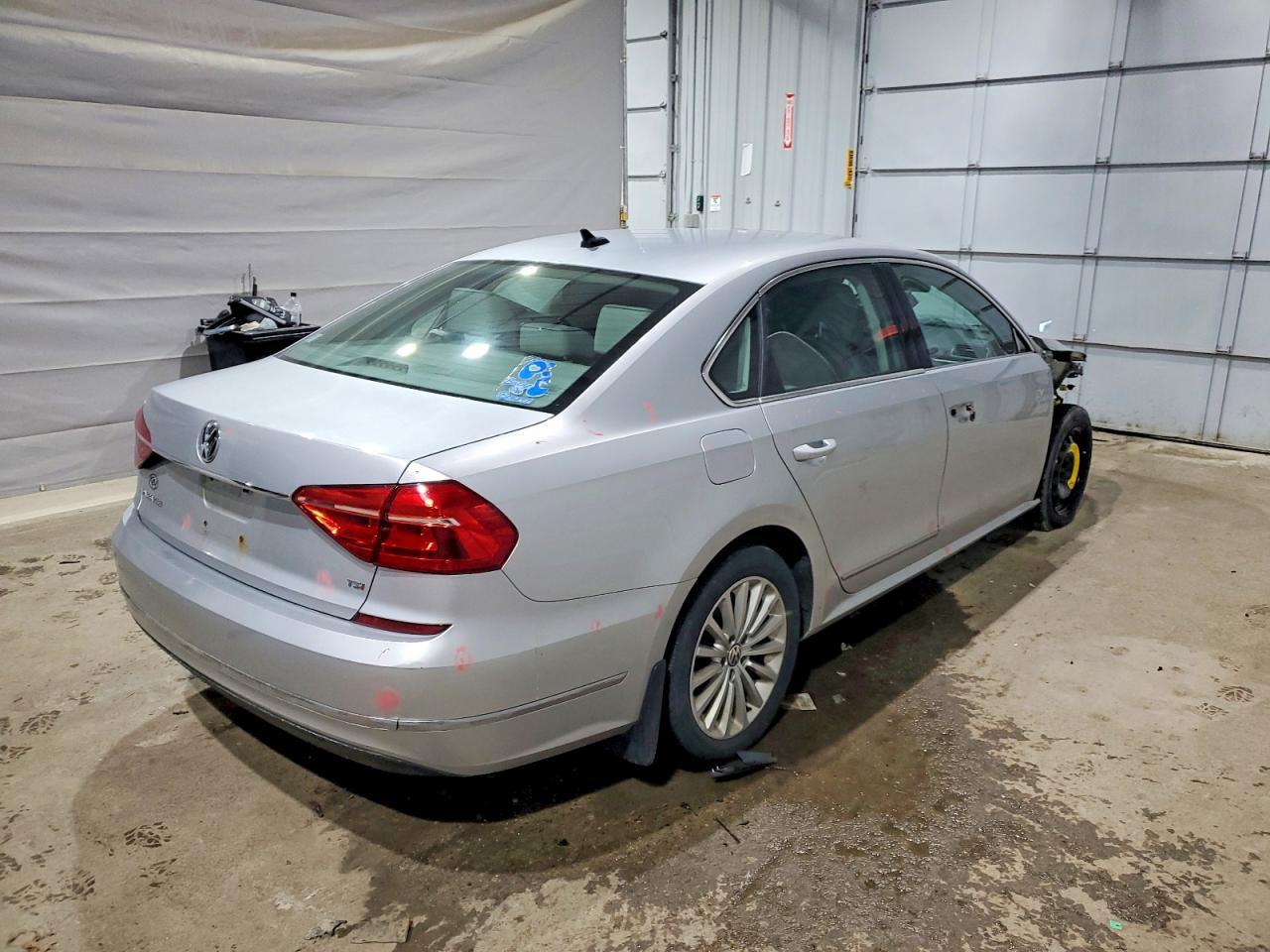 2016 Volkswagen Passat Se - Image 3