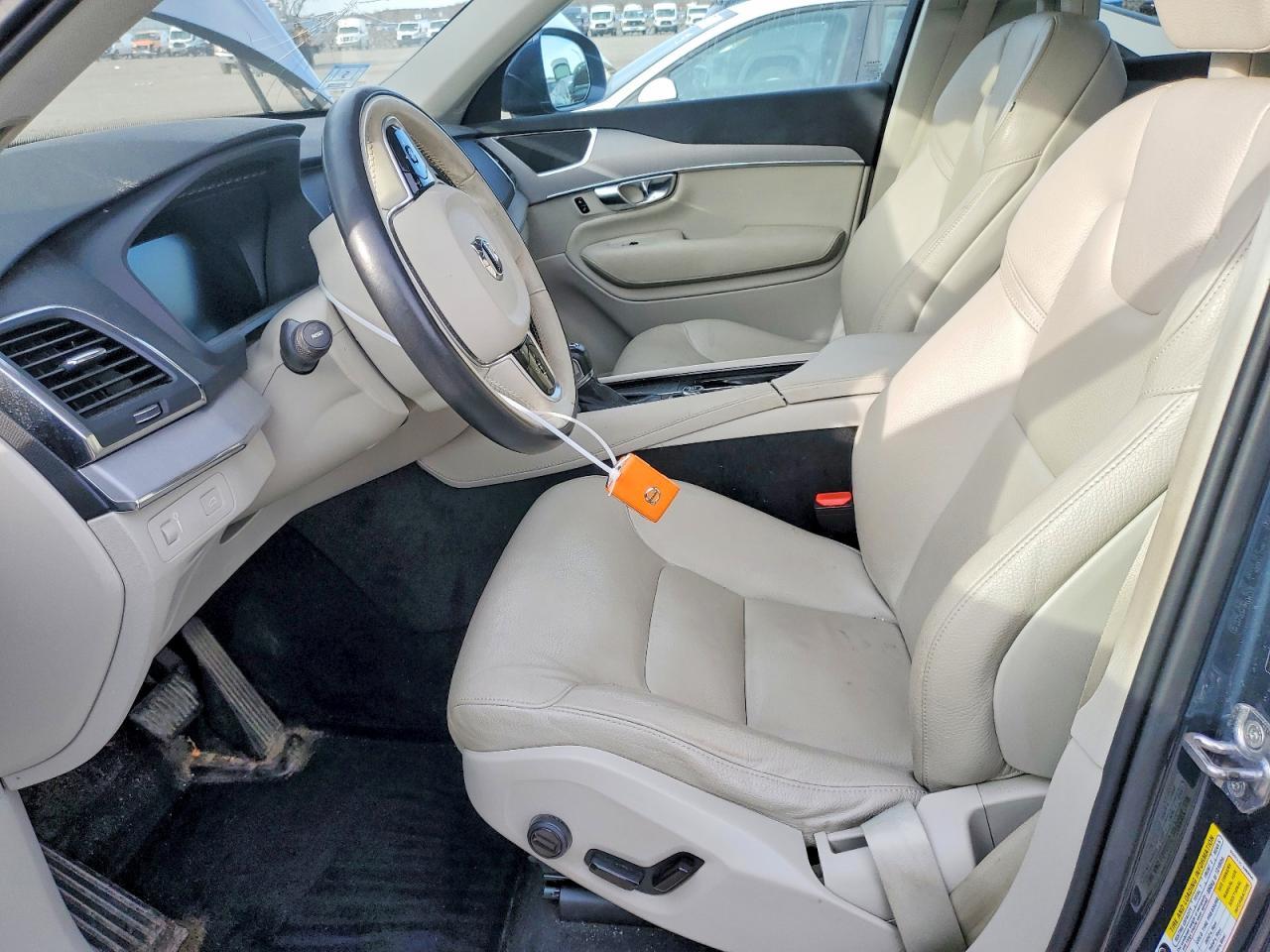 2021 Volvo Xc90 T5 Momentum - Image 7