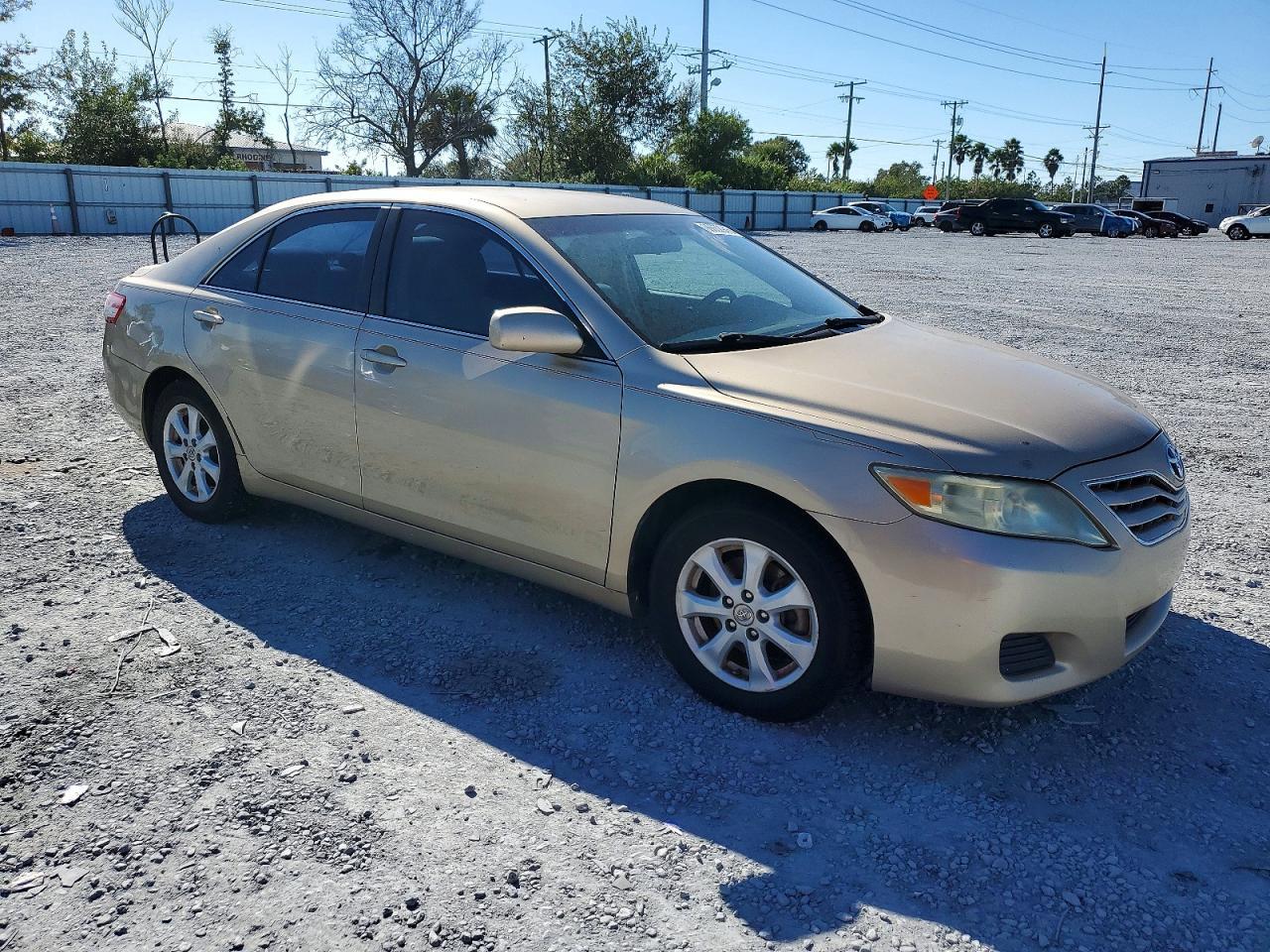 2011 Toyota Camry - Фото 4
