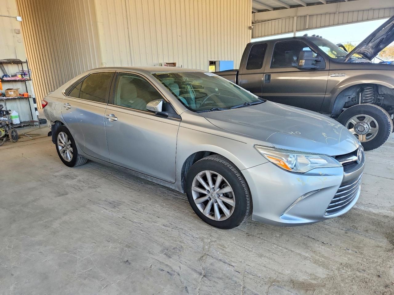 2016 Toyota Camry Le - Фото 4