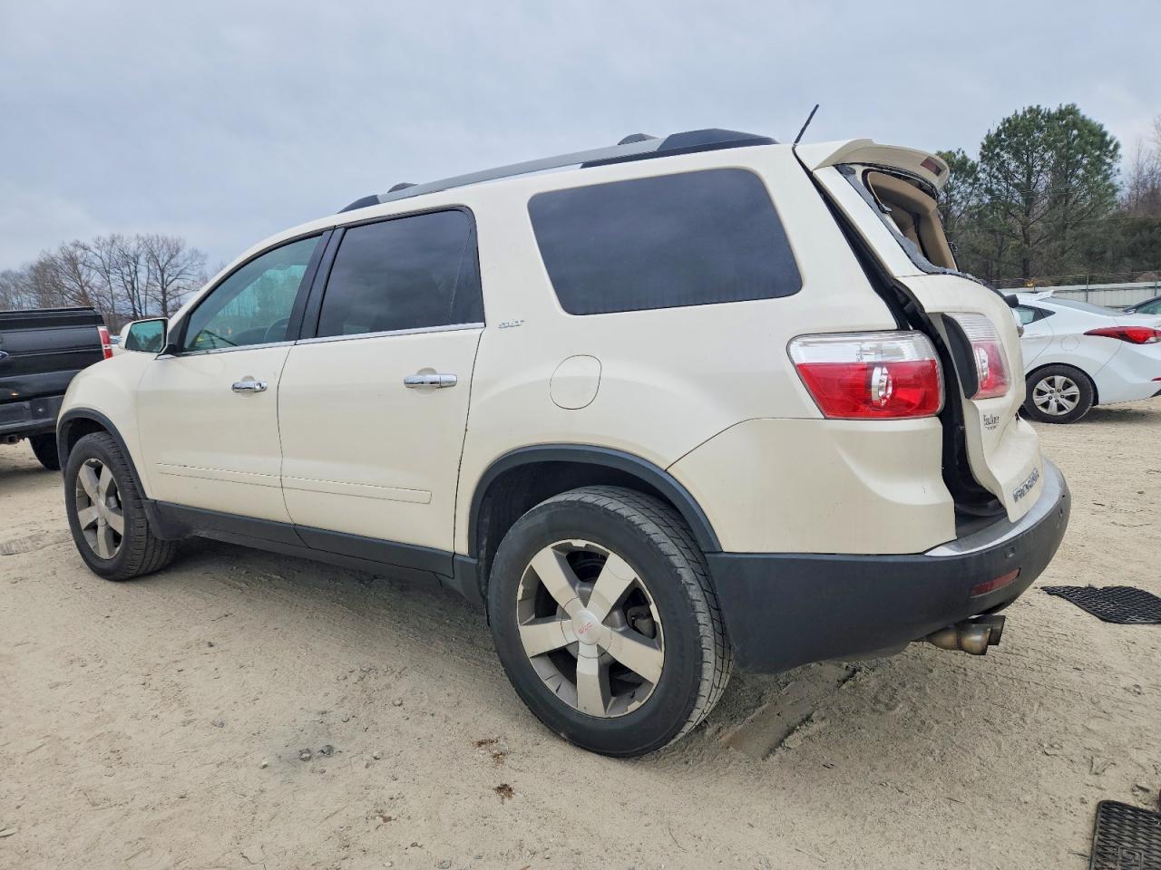 2011 GMC Acadia Slt-2 - Image 2