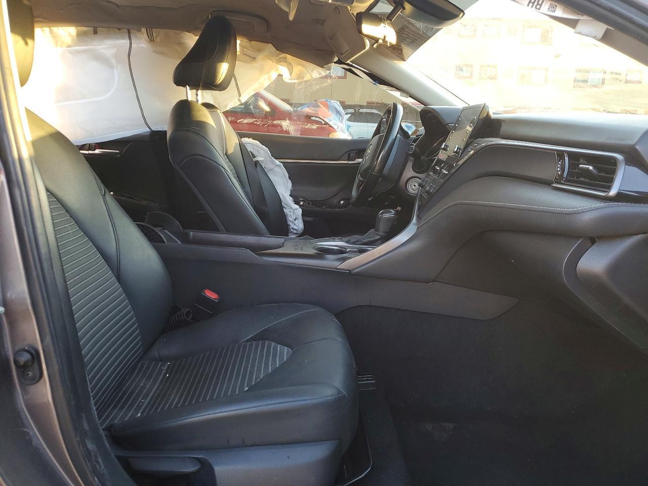 2022 Toyota Camry Se - Image 7