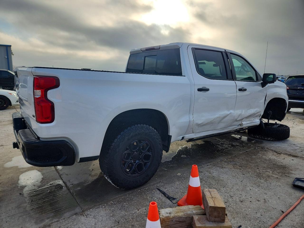 2023 Chevrolet Silverado K1500 Lt Trail Boss - Image 3