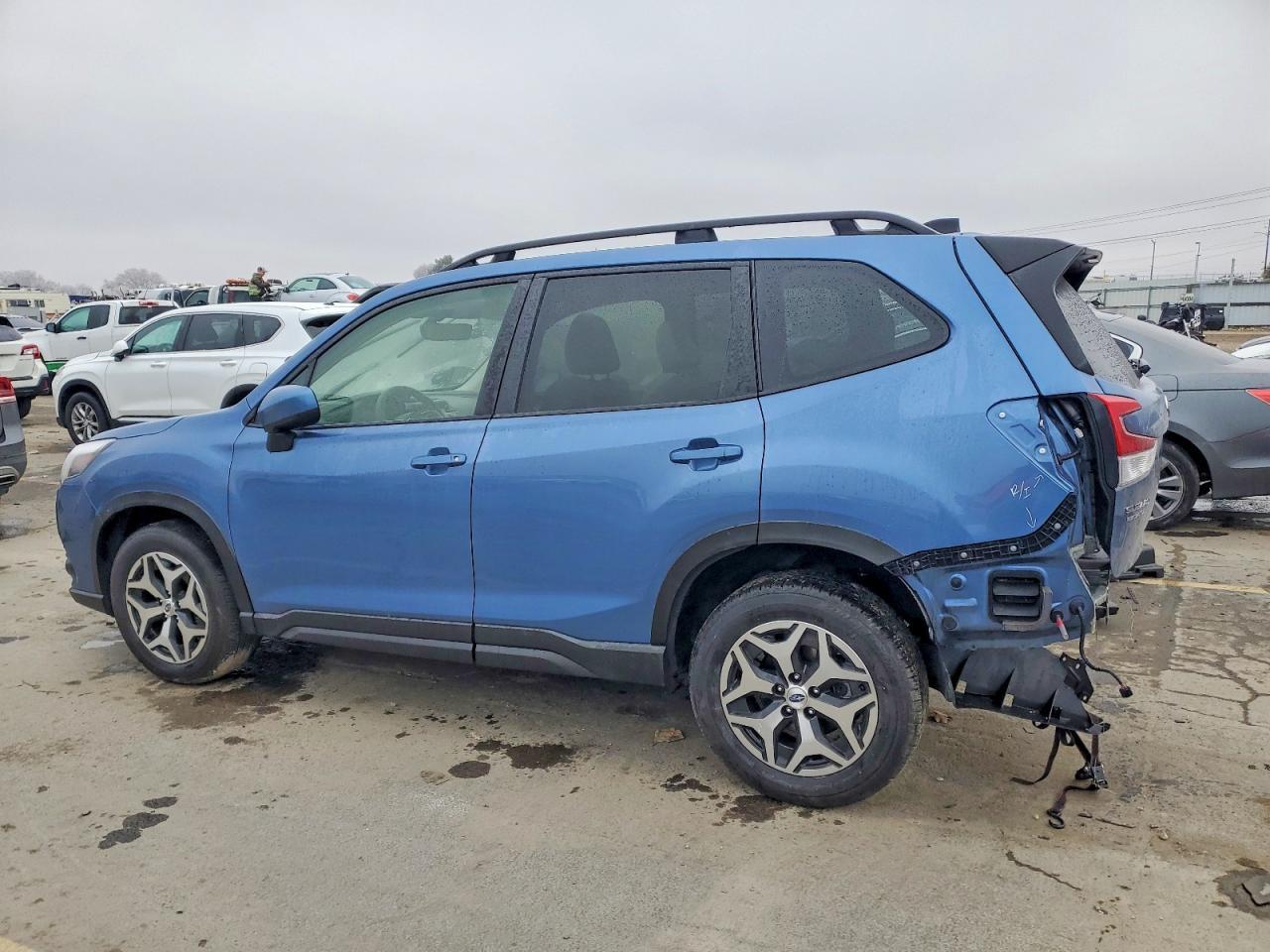 2024 Subaru Forester Premium - Image 2