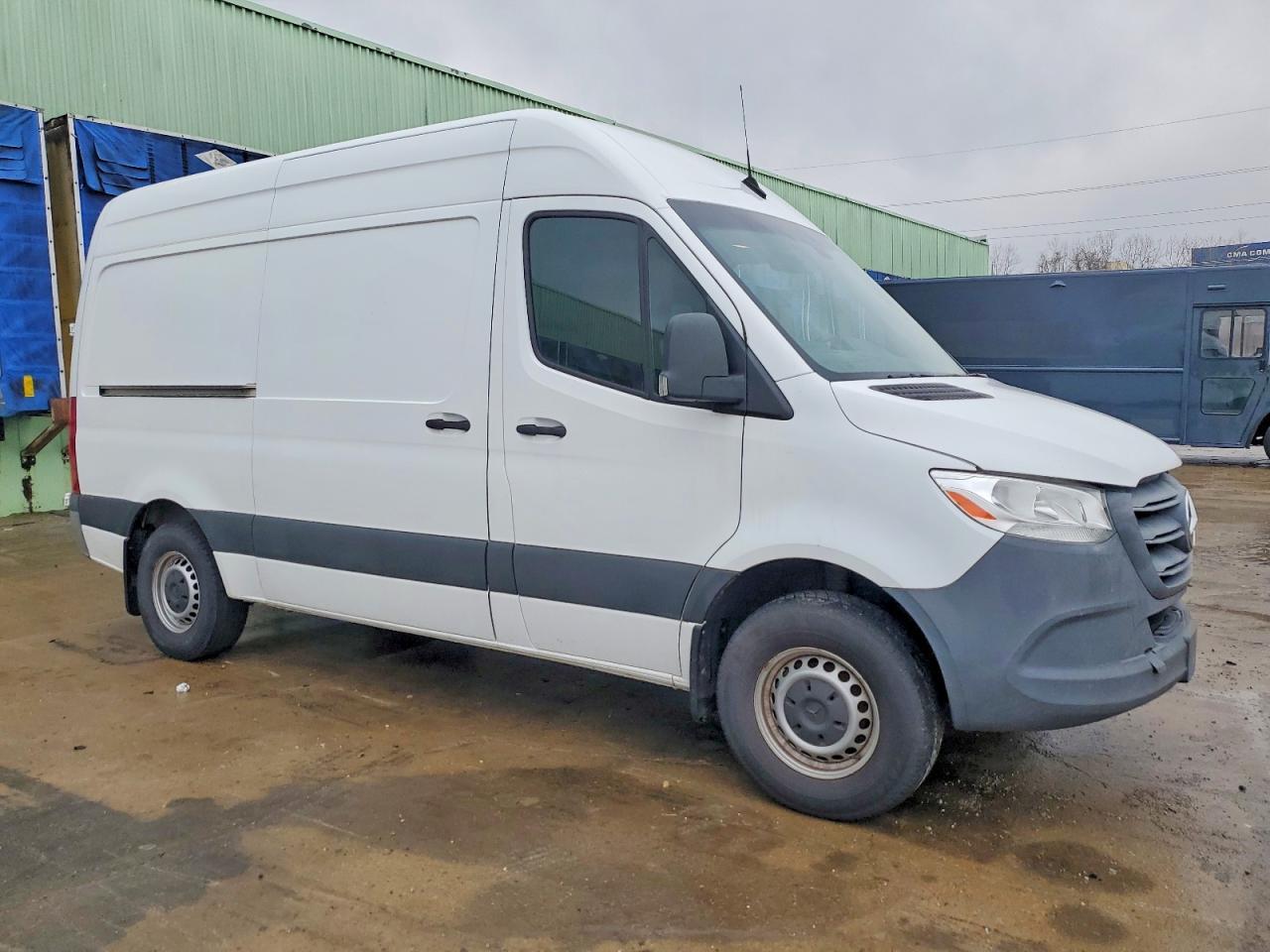 2022 Mercedes Benz Sprinter 1500 Van Standard Roof - Фото 4