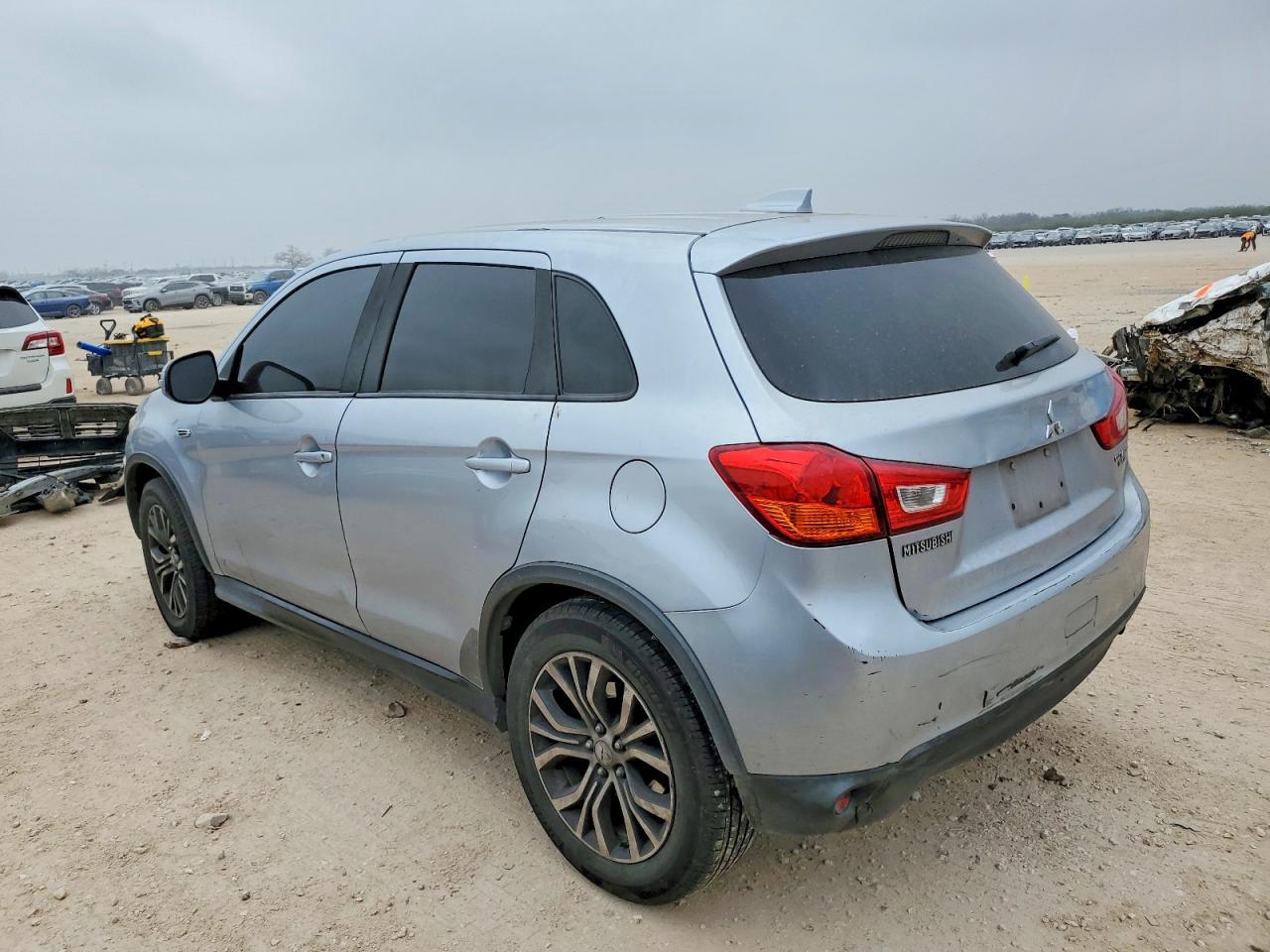 2017 Mitsubishi Outlander Sport Es - Фото 2