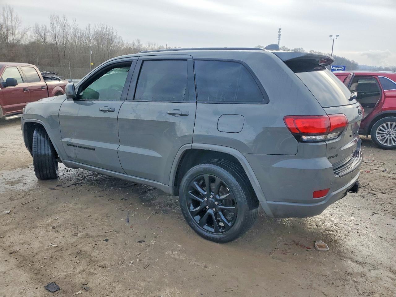 2020 Jeep Grand Cherokee Laredo - Фото 2
