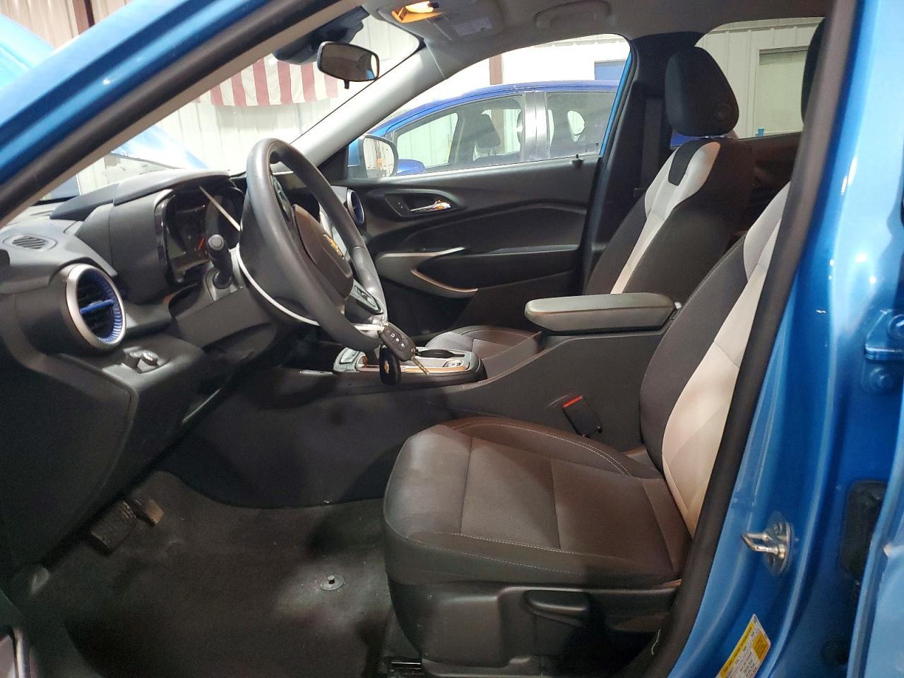 2025 Chevrolet Trax Ls - Фото 7