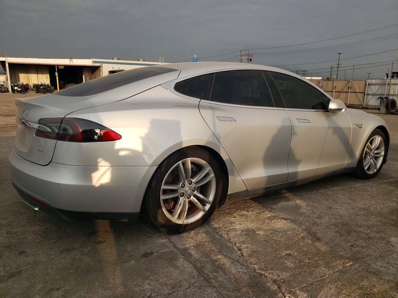 2014 Tesla Model S - Фото 3