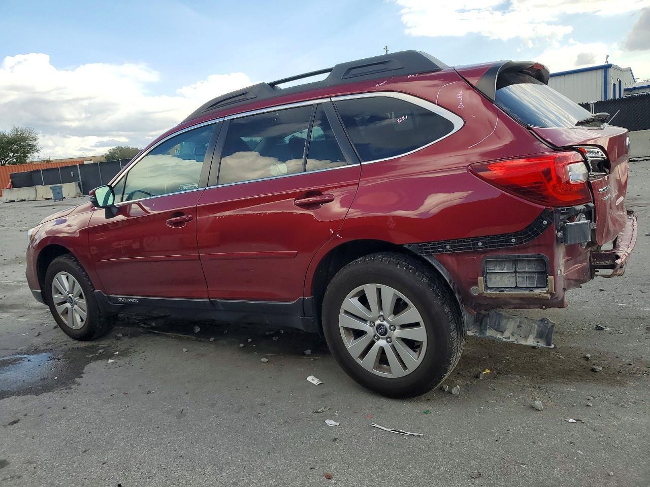 2015 Subaru Outback 2.5I Premium - Фото 2