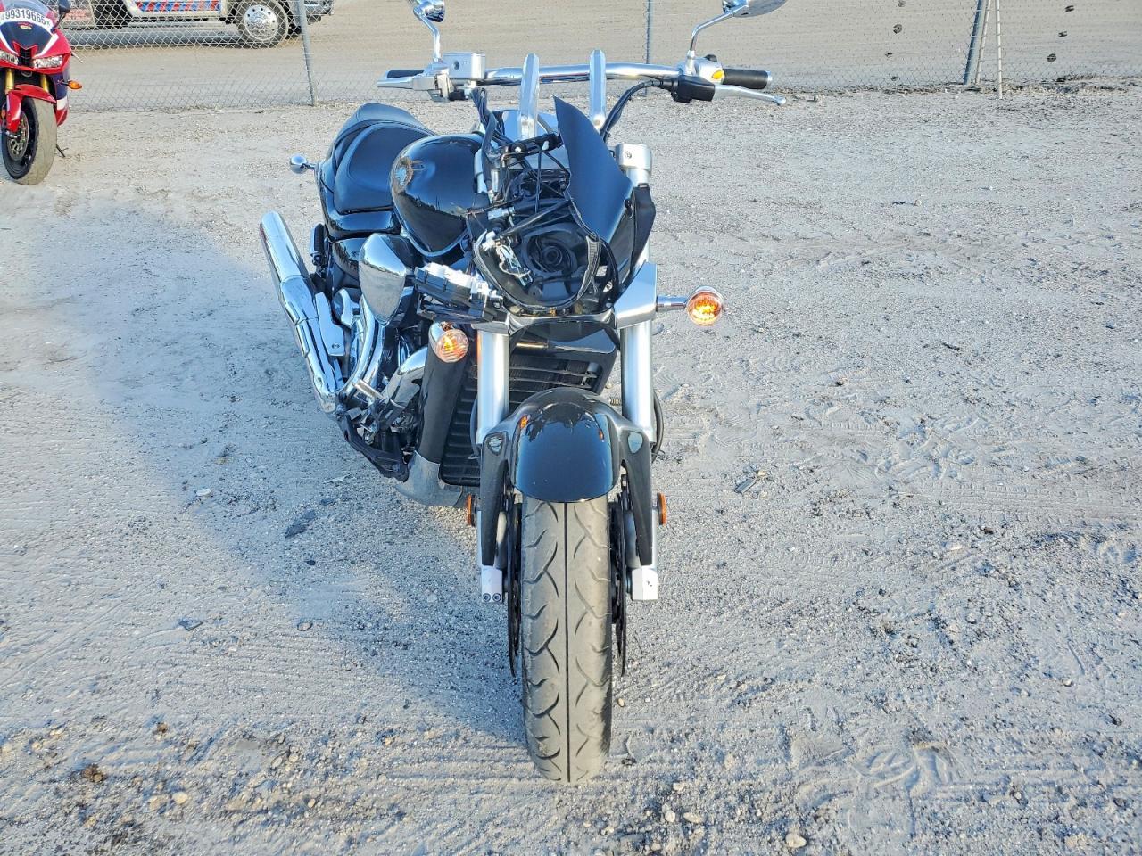 2025 Suzuki Vzr1800 - Фото 2