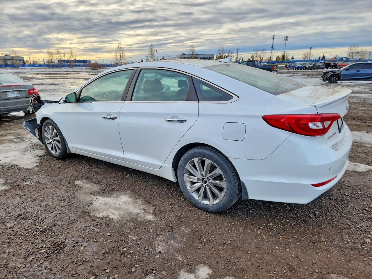 2016 Hyundai Sonata Se - Фото 2