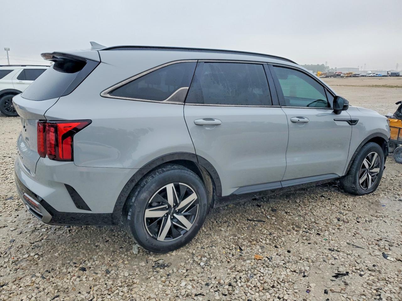 2022 Kia Sorento Ex - Image 3