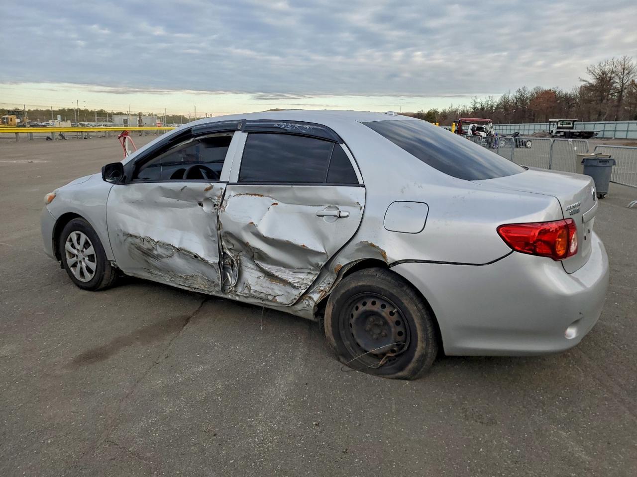 2009 Toyota Corolla Base - Фото 2