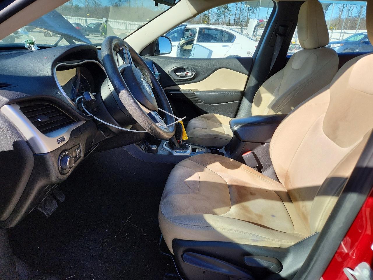 2015 Jeep Cherokee Sport - Фото 7