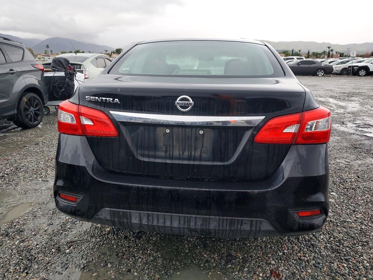2016 Nissan Sentra S - Фото 6