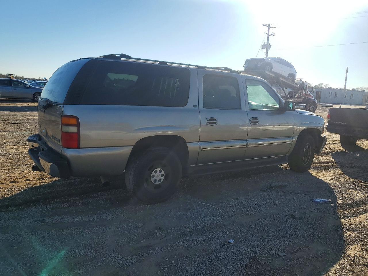2003 Chevrolet Suburban - Фото 3