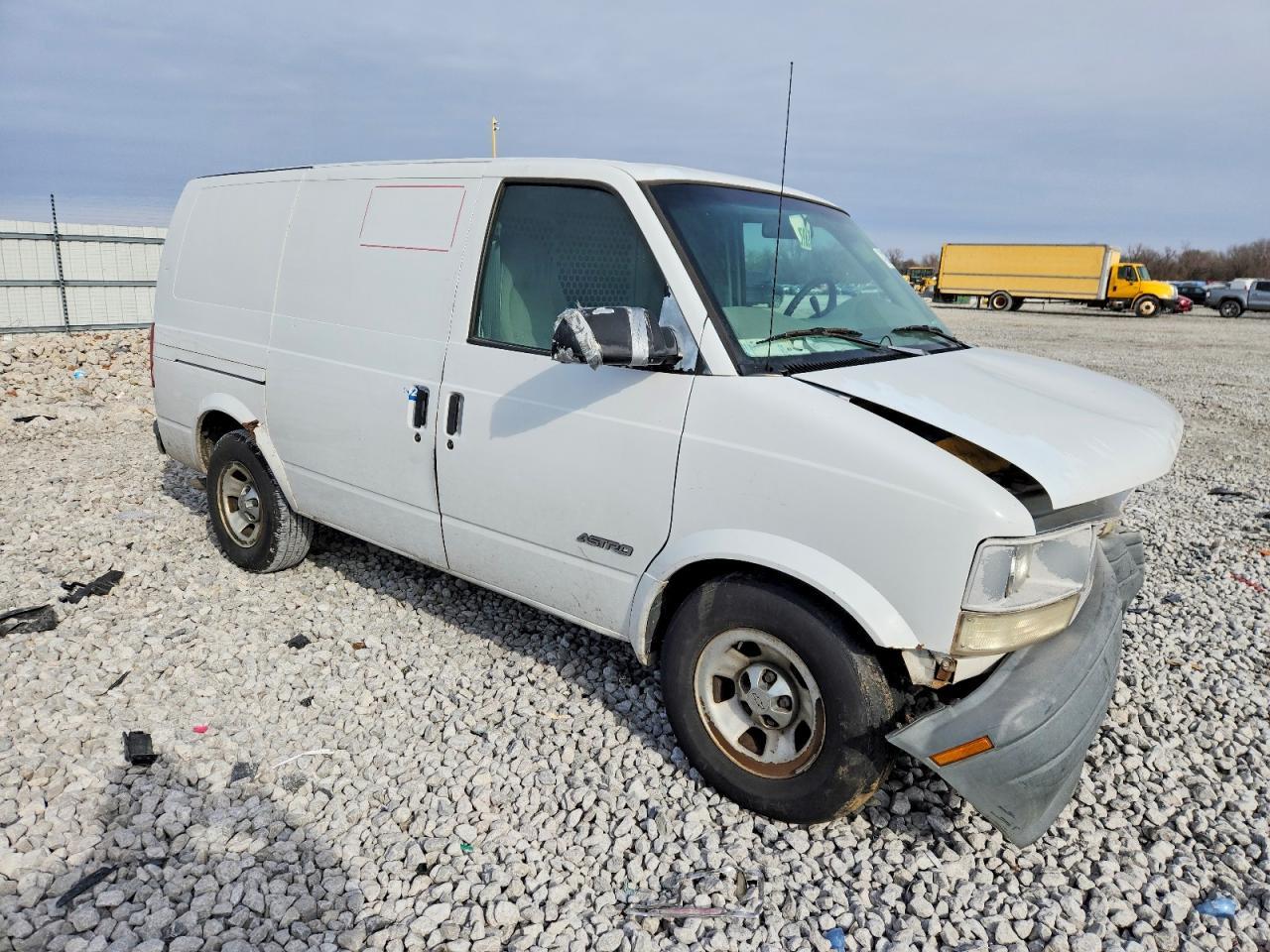 2001 Chevrolet Astro - Image 4