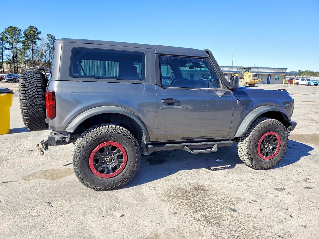 2022 Ford Bronco Base - Image 3