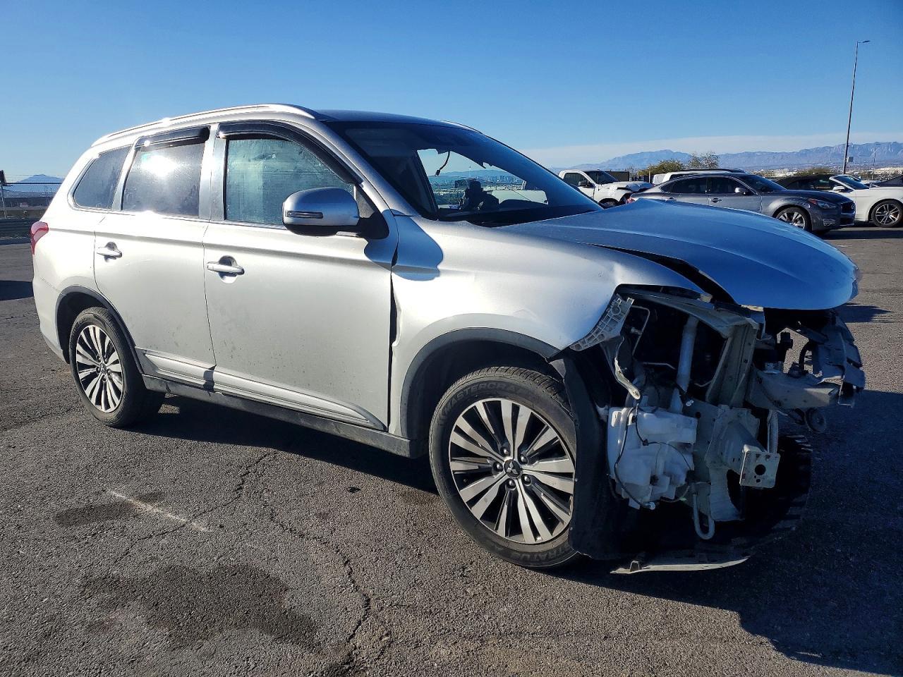 2020 Mitsubishi Outlander Se - Фото 4