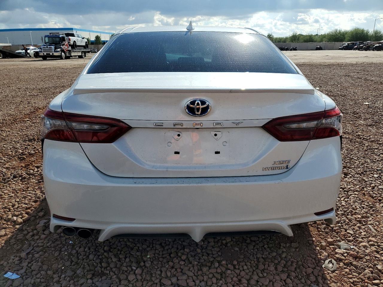 2021 Toyota Camry Hybrid Xse - Image 6