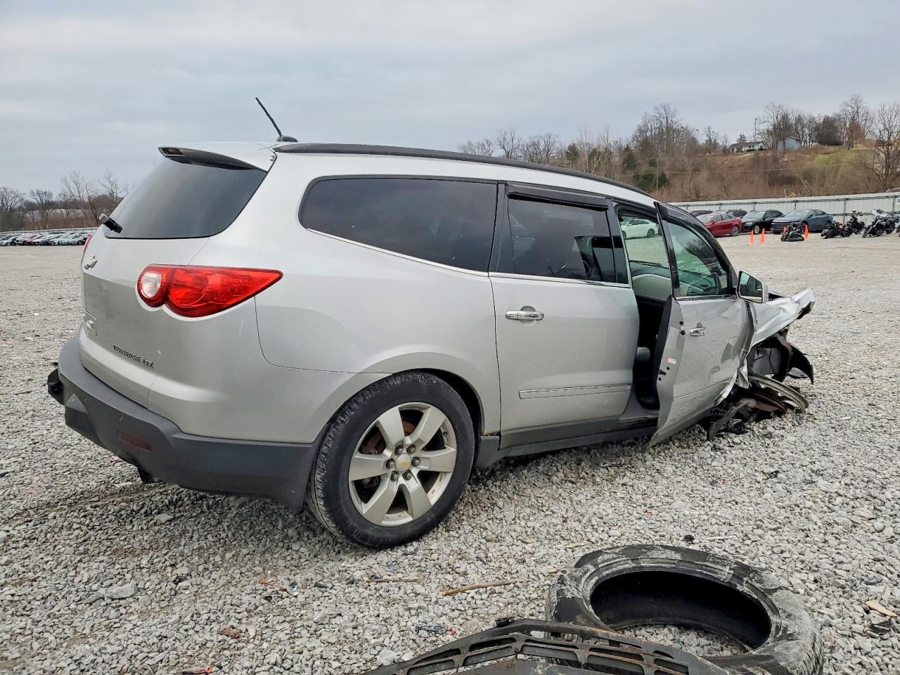 2009 Chevrolet Traverse Ltz - Image 3