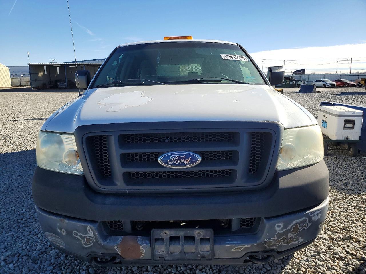 2005 Ford F150 - Image 5