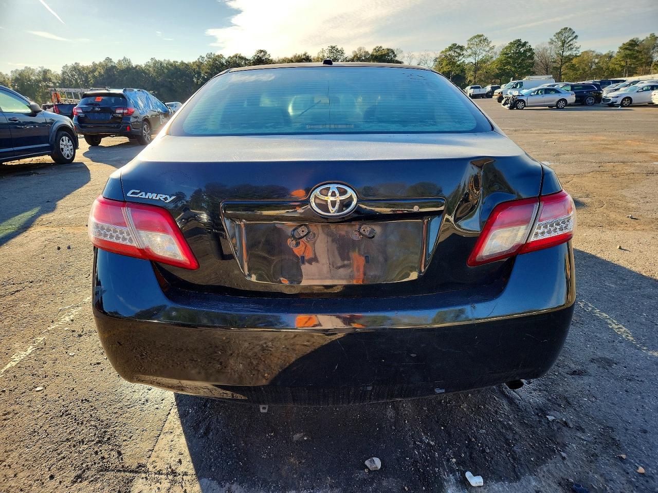 2010 Toyota Camry Base - Фото 6