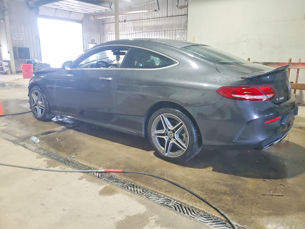 2019 Mercedes-Benz C 300 4Matic - Фото 2