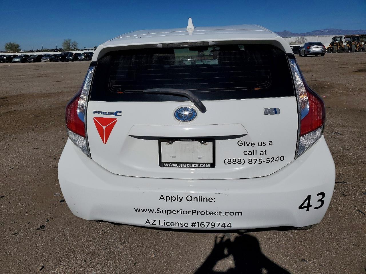 2015 Toyota Prius C Three - Image 6