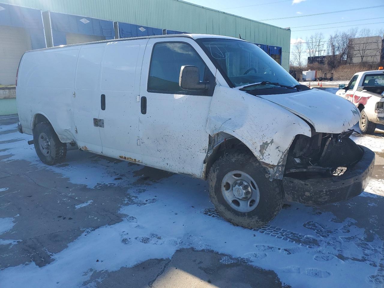 2014 Chevrolet Express G2500 Delivery Van - Image 4