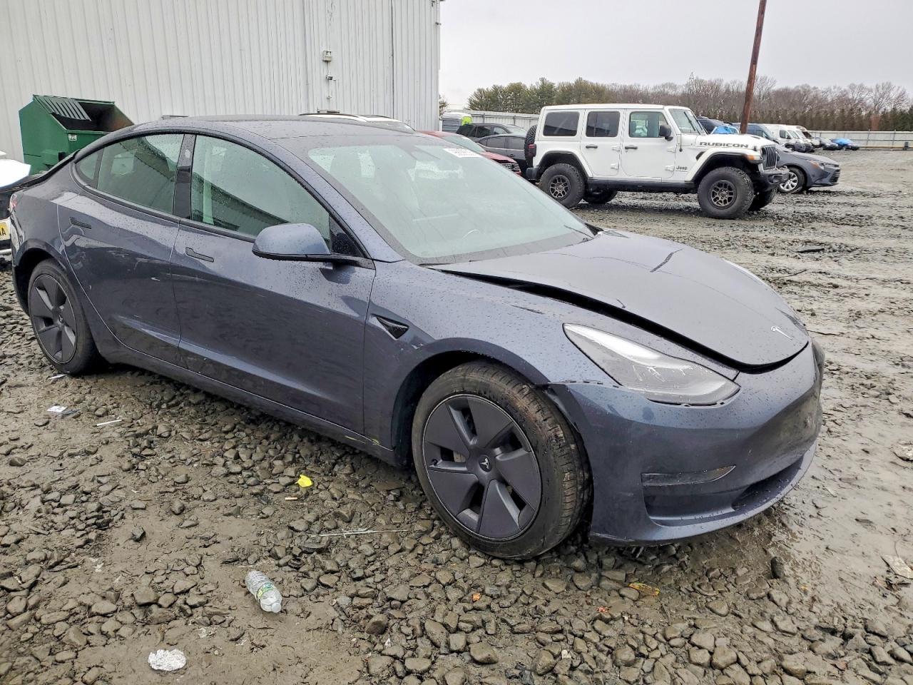 2023 Tesla Model 3 - Image 4