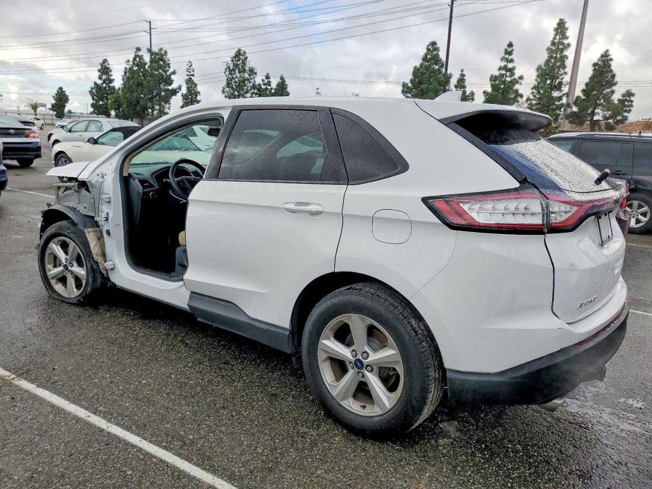 2015 Ford Edge Se - Фото 2