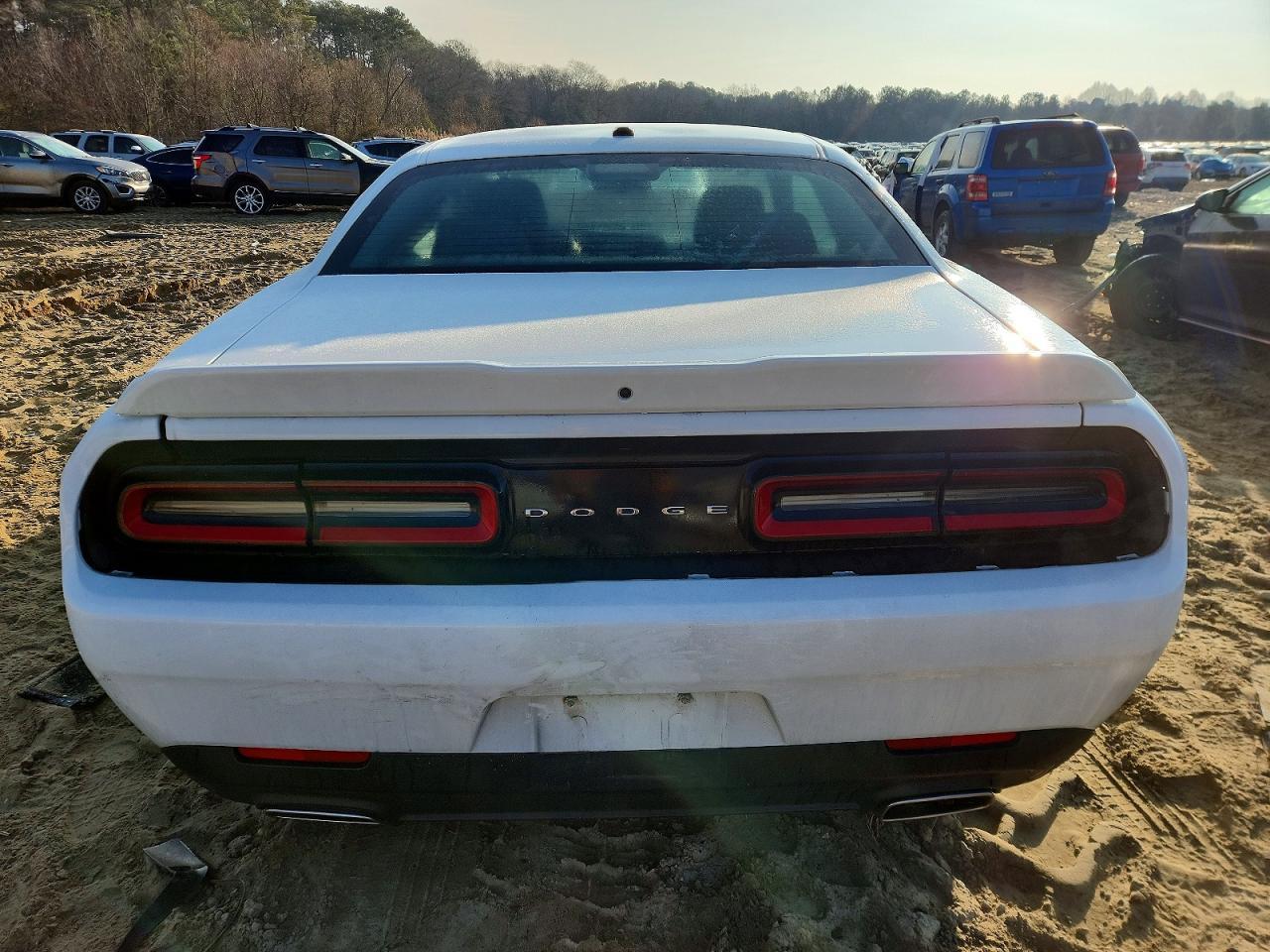 2022 Dodge Challenger Sxt - Image 6