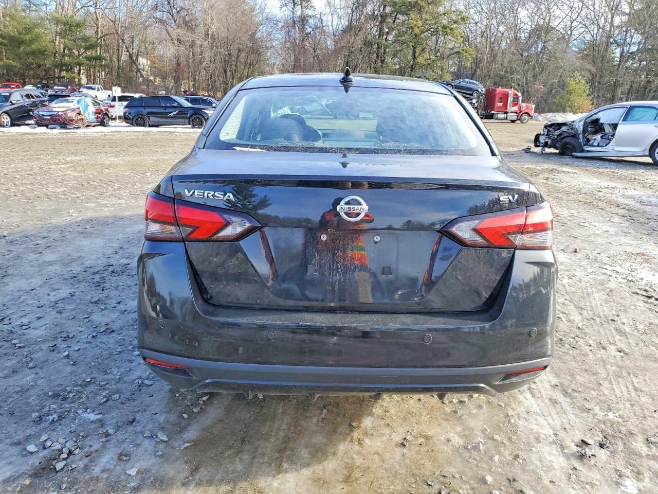 2021 Nissan Versa Sv - Image 6