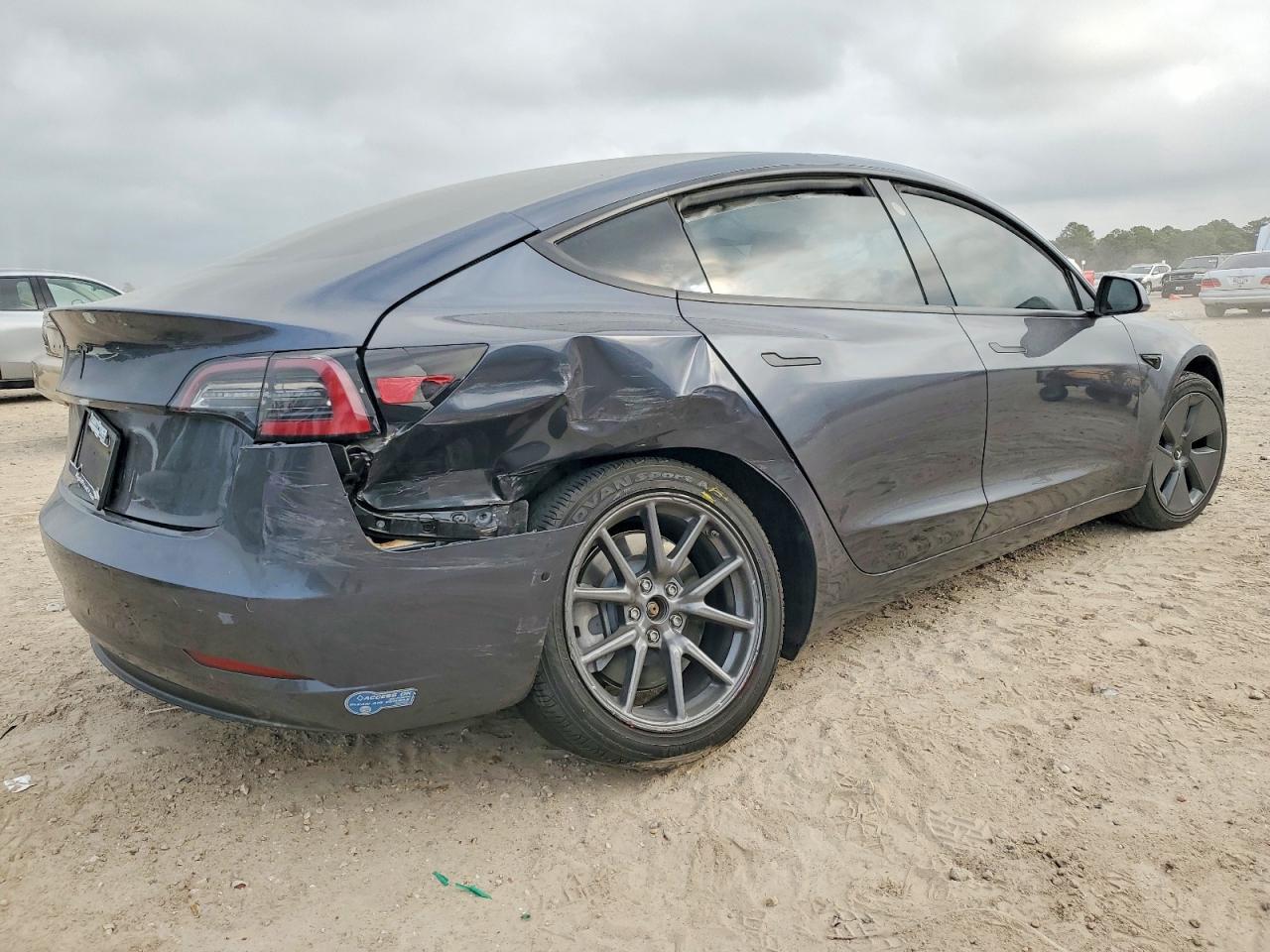 2021 Tesla Model 3 - Фото 3