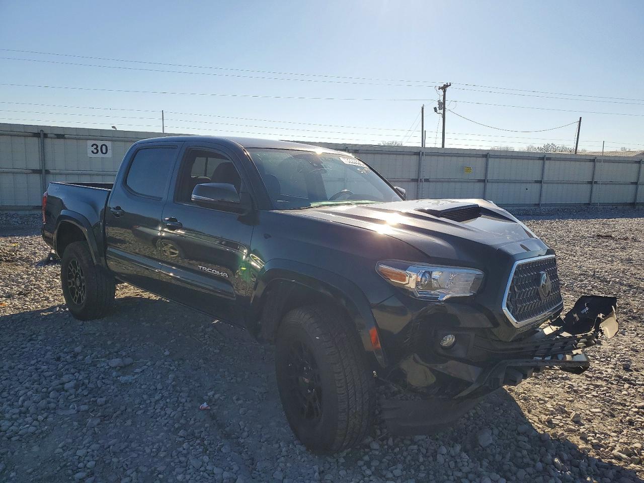 2018 Toyota Tacoma Double Cab - Фото 4