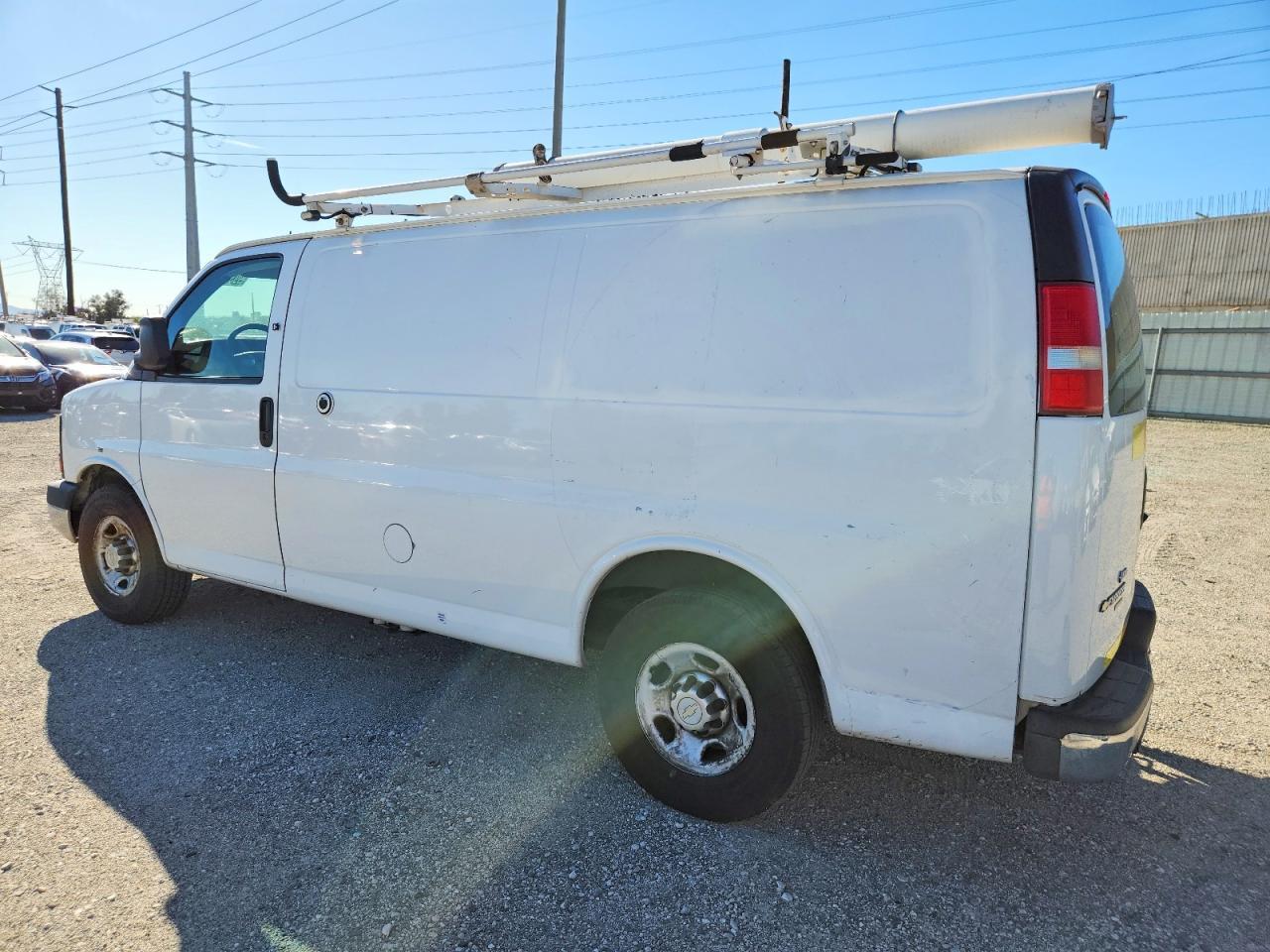 2014 Chevy Express 2500- R&D- Cln Title- Pri Fleet - Фото 2